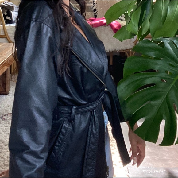 Vintage Black 90s Leather Jacket. Size: Men XS. - Picture 3 of 7